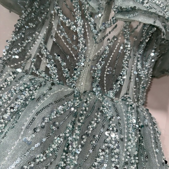 Beautiful Wedding guest dress! Only worn once! In great condition! $650 OBO - Picture 6 of 8